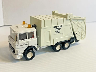 Vintage 1986 Matchbox Super Kings K133 - Iveco Recycle City Sanitation Truck - Image 1 of 4