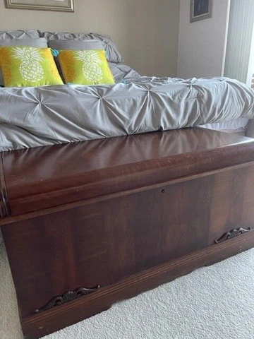 Cavalier Red Cedar Chest With Locking Top! Cover