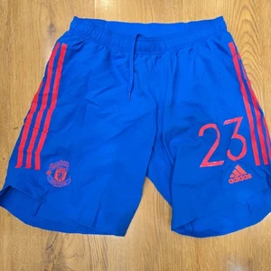 Luke Shaw Match Worn Player issue Manchester United 2021/22 shorts No 23 medium - Picture 1 of 3