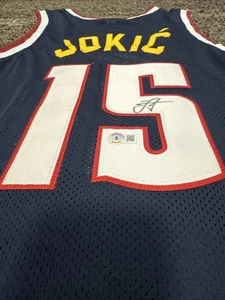 Nikola Jokic Denver Nuggets Signed Jersey Auto Size XL Beckett Sticker - Bild 1 von 7