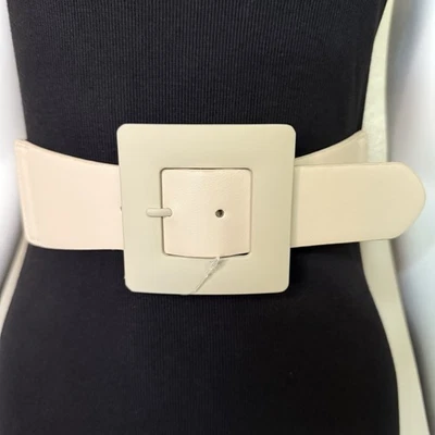 Cinturón elástico de cuero PU marfil con hebilla cuadrada metálica Foto 1 de 4