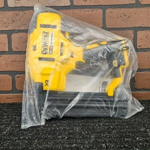Chiodatrice Dewalt DCN680 20V XR Brushless 18ga Brad -***NUOVA*** - Foto 1 di 17
