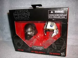 Kylo Ren Poe Dameron Mini Helmets Star Wars Force Awakens Titanium Hasbro New - Picture 1 of 2