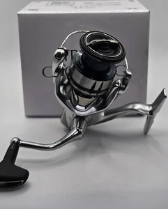 Shimano Stradic C3000HG-L Spinning Reel from Japan - Picture 1 of 15