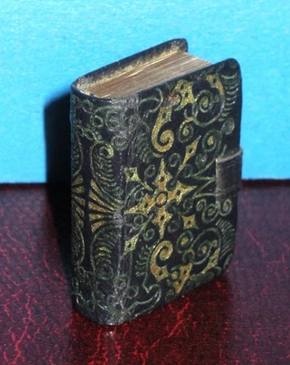 Miniature collector's Quran with original leather binding with ornaments - RARE! Foto 1 de 4