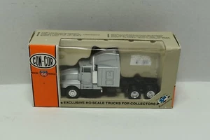 Con-cor HO 1:87 T600A Kenworth Tractor W/Aero Sleeper Gray - Picture 1 of 3