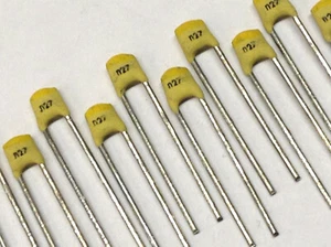10 Stück HF-Kondensatoren Keramik radial bedrahtet 270pF 100V gelb (M2149) - Picture 1 of 6