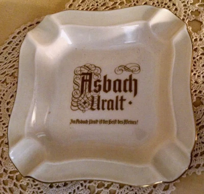 Cenicero Asbach Uralt Heinrich Alemania Brandy Alemán Anuncio Cerámica Cuadrado Dorado Foto 1 de 4