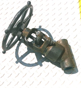 1" Flowserve  SW1522 Angle Globe Valve, F22 Forged Steel, 4225lb @100 deg F, SW - Picture 1 of 4