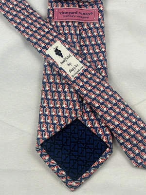Corbata para hombre Vineyard Vines 100 % seda azul rojo cachimba hecha a mano EE. UU. 3,W 51,L Foto 1 de 4