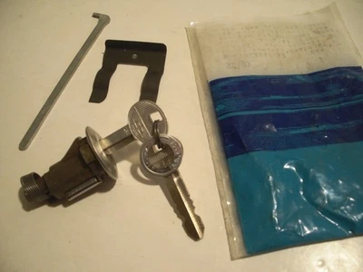 NUEVO NOS FoMoCo 1965-1977 Lincoln Continental maletero/tapa tapa bloqueo conjunto + 2 llaves Foto 1 de 4