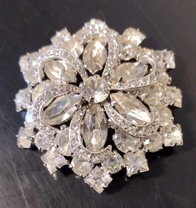 Vintage WEISS Brosche klar Krappen besetzt Strass. Guter bis sehr guter Zustand (2,25") - Bild 1 von 12
