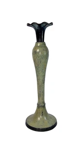 ¿Vela de latón pintado verde sin marca? Diseño floral grabado hecho en India - Imagen 1 de 6