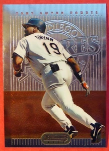 1995 Bowman's Best Tony Gwynn #R21 (Padres) NM+ - Picture 1 of 2