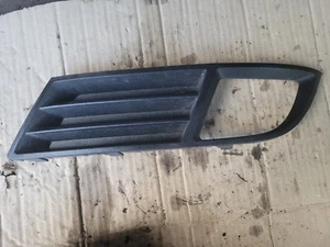 VAUXHALL VECTRA C BEIFAHRERSEITE/LINKE SEITE NEBELSCHEINWERFER ZIERLEISTE ABDECKUNG EINFASSUNG - Bild 1 von 3