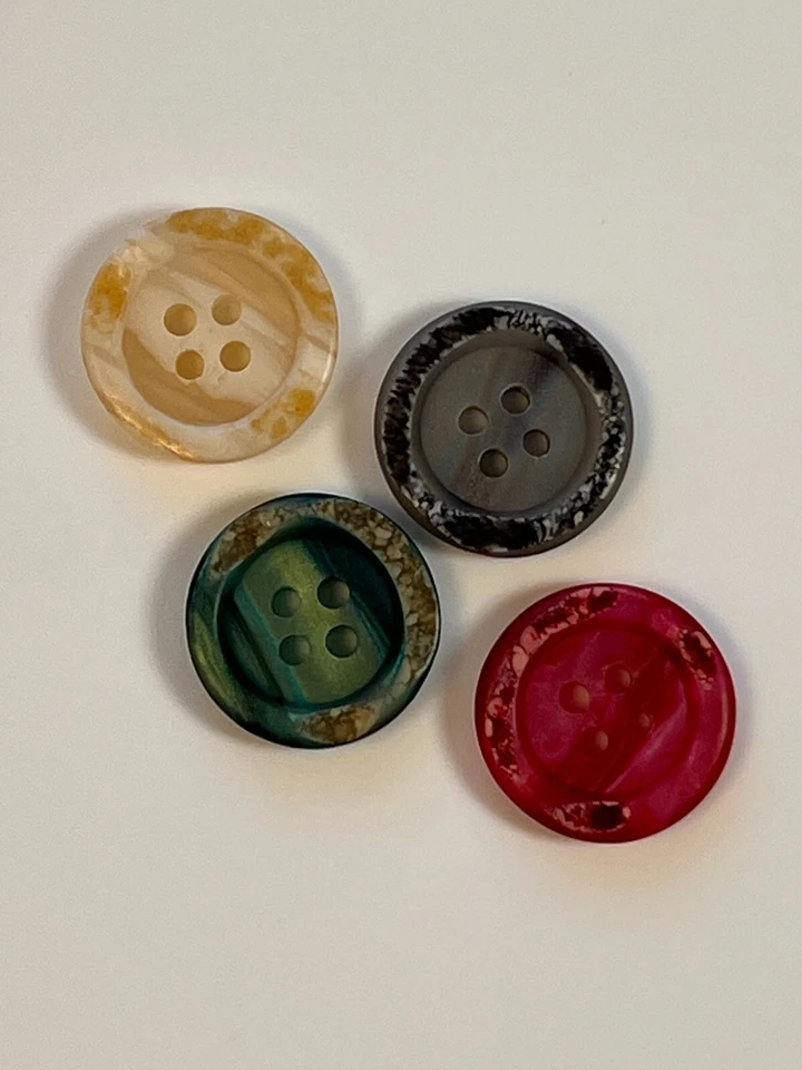 Mottled edge round button four holes x5 18mm - Image 1 of 1