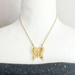 Vintage Gold Tone Butterfly Pendant Necklace - Picture 1 of 6