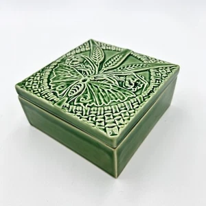 Caja baratija cerámica verde Bordallo Pinheiro "Cloud Butterfly" - Imagen 1 de 12