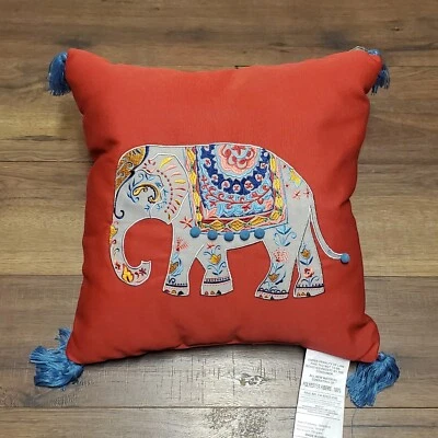 ¡NUEVO! Almohada elefante interior/exterior 16x16 detalle intrincado tema India duradera Foto 1 de 4