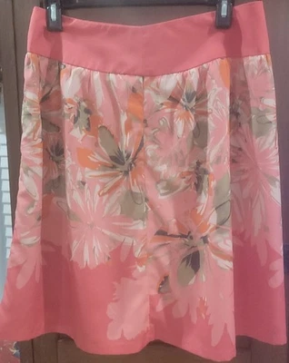 The LIMITED Sheer Lined Floral Knee Length Skirt SZ S - Image 1 of 4