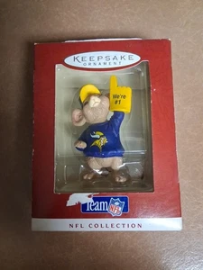 Hallmark Ornament 1996 Minnesota Vikings Mouse We're #1 NFL Fan Preowned/Used - Picture 1 of 7