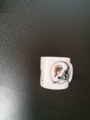Mini caneca vintage NFL Miami Dolphins 1,25′′ xícara de café futebol raro colecionável - Imagem 1 de 4