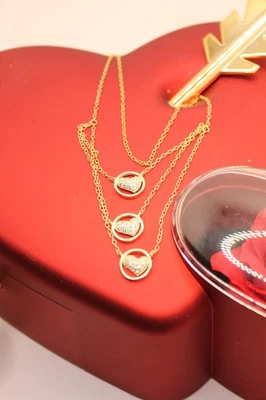 COLLANA IN ARGENTO TRIPLO CUORE SCALARE MM 10 CM 40-45 ZIRCONI BIANCHI DORATA - Immagine 1 di 4