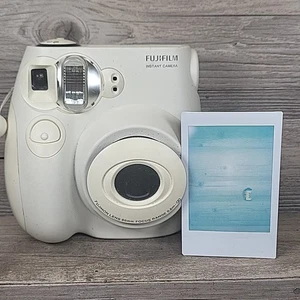 Fujifilm Instax White Mini 7S Instant Camera Works Film Photography - Picture 1 of 5