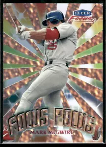 2000 Fleer Focus #6 FP Mark McGwire Focus Pocus - Foto 1 di 2