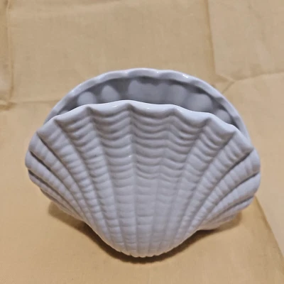 CONCHIGLIA PORTATOVAGLIOLI IN PORCELLANA BIANCA 15X12 CM CON SCATOLA - Immagine 1 di 3