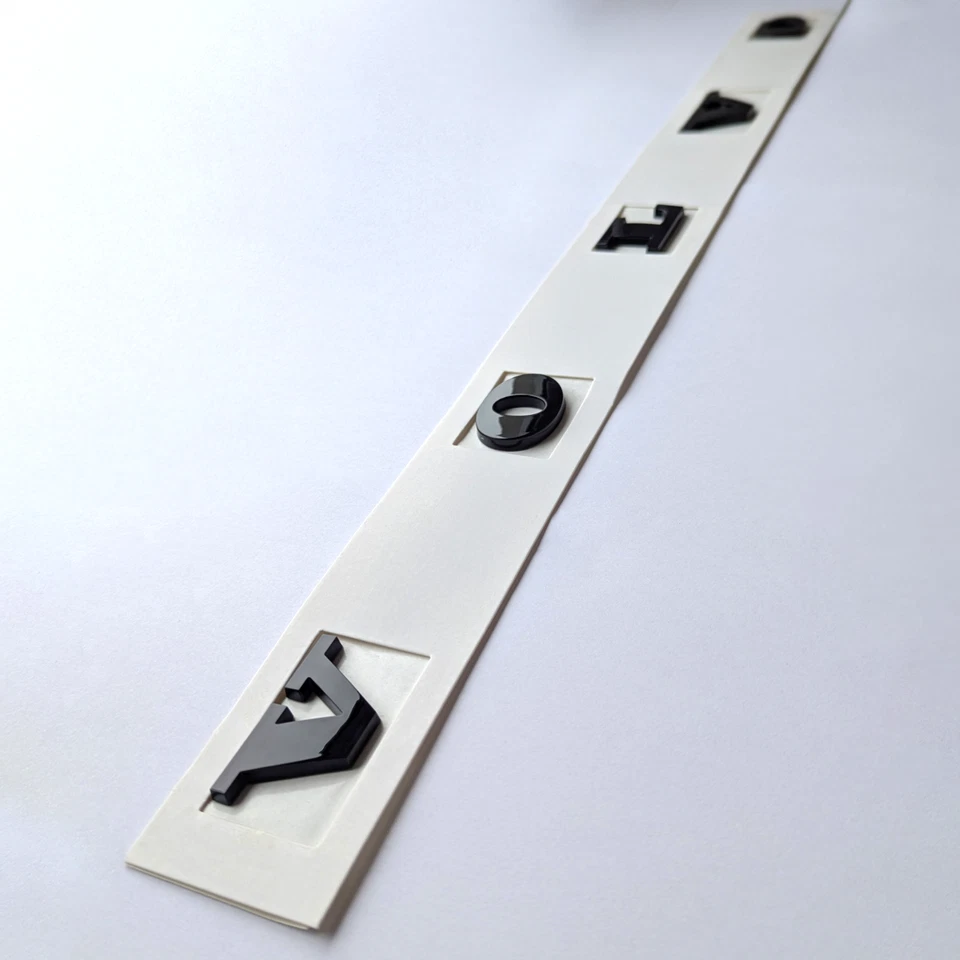 Insignia Trasera Premium Negra Brillante VOLVO Car Letters maletero maletero - XC90 XC60 XC40 - Imagen 1 de 4