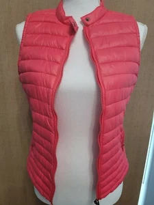Nuevo chaleco BOMBOOGIE niñas fucsia sin mangas chaqueta talla 16 corre más pequeño  - Imagen 1 de 7