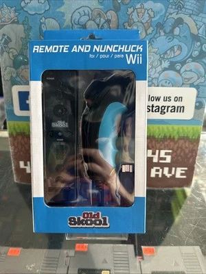 Old Skool Wireless Remote and Nunchuck for Nintendo Wii & WiiU - Black/Blue - Image 1 of 2