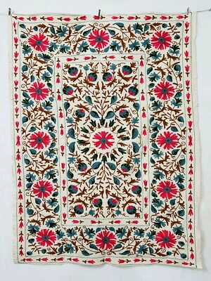 Colcha hecha a mano Suzani/Uzbeko Suzani tiro y colgante de pared/Gifs de amor bohemio Foto 1 de 4
