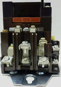 Cutler-Hammer C30BN3 Lighting Contatctor - Picture 1 of 7