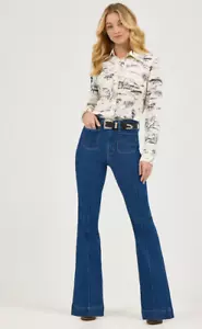 HOT TREND Wrangler x Lainey Wilson Bare Back Flare Jeans, Moonlight Wash - Picture 1 of 7
