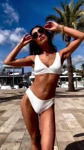 Myleene Klass Hochglanz Foto 8,5" x 11" umrandet #404 - Bild 1 von 1