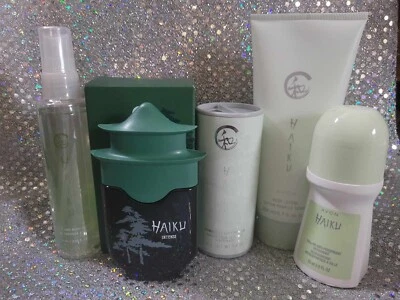 Juego Avon HAIKU 5 piezas ~ Perfume/Niebla Cabello-Cuerpo/Polvo/Desodorante/Loción ~ENVÍO AL DÍA SIGUIENTE Foto 1 de 4
