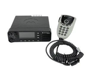 Motorola XPR 5550 MotoTRBO UHF 403-470 MHz DMR 2-Wege Funkgerät - AAM28QPN9KA1AN - Bild 1 von 24