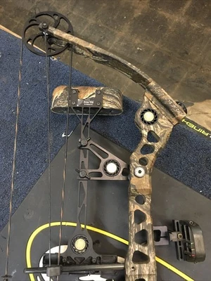 Лук для левой руки Mathew's Q2XL 28 натяжение 60 фунтов - Изображение 1 из 4