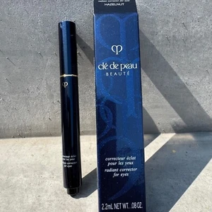 Corrector radiante Clé de Peau Beauté para ojos avellana 0,08 oz - Imagen 1 de 4