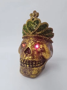 Gold Skeleton Skull with Light Up Eyes Wearing Crown Halloween Decor(batt. inclu - Picture 1 of 5