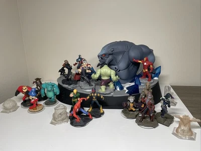 Lote Disney Infinity 2.0: contém 22 bonecos e edição limitada base gigante de gelo - Imagem 1 de 4