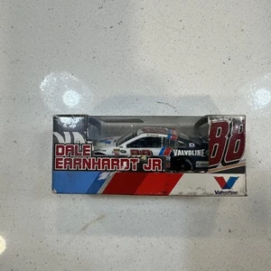 DALE EARNHARDT JR #88 VALVOLINE 2015 1/64 NASCAR RACING ACTION DIECAST CAR - Picture 1 of 5