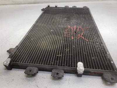 Condensador de aire acondicionado Toyota Sequoia 2005-2007 88460-0C080 *abollado* Foto 1 de 4