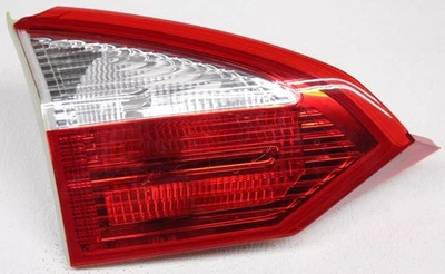 OEM Ford Fiesta Sedán Lámpara Trasera Lateral Izquierda Del Conductor Lente Chip D2BB13A603AA Foto 1 de 4