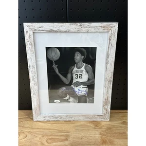 1969 Massachusetts Julius "Dr J" Erving handsigniert gerahmt 8x10 JSA COA - Bild 1 von 5