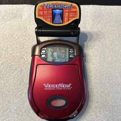 Видео теперь PVD портативный плеер красный Hasbro VideoNow с прикрепляемый/съемный свет! - Изображение 1 из 4