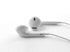 Apple EarPods (MD827LL/A) with Remote and Microphone - White New