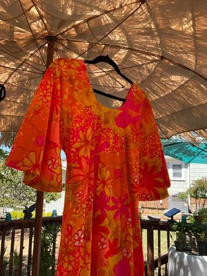 Two Potato Of Laguna Beach 60s 70s Psychedelic Bell Sleeves Maxi Dress - Image 1 of 4